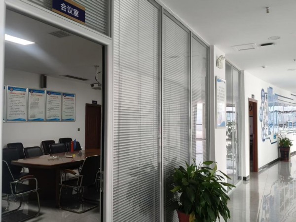 湖南晴洋建設(shè)有限公司,邵陽瀝青攪拌樓,攤鋪機(jī),壓路機(jī),膠輪壓路機(jī)